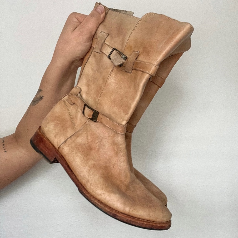 Minimally worn women’s Cobbler Series BED STU boots, size 9